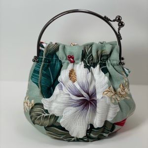 3/$20 Abba Hawaiian Floral Purse Metal Kiss lock